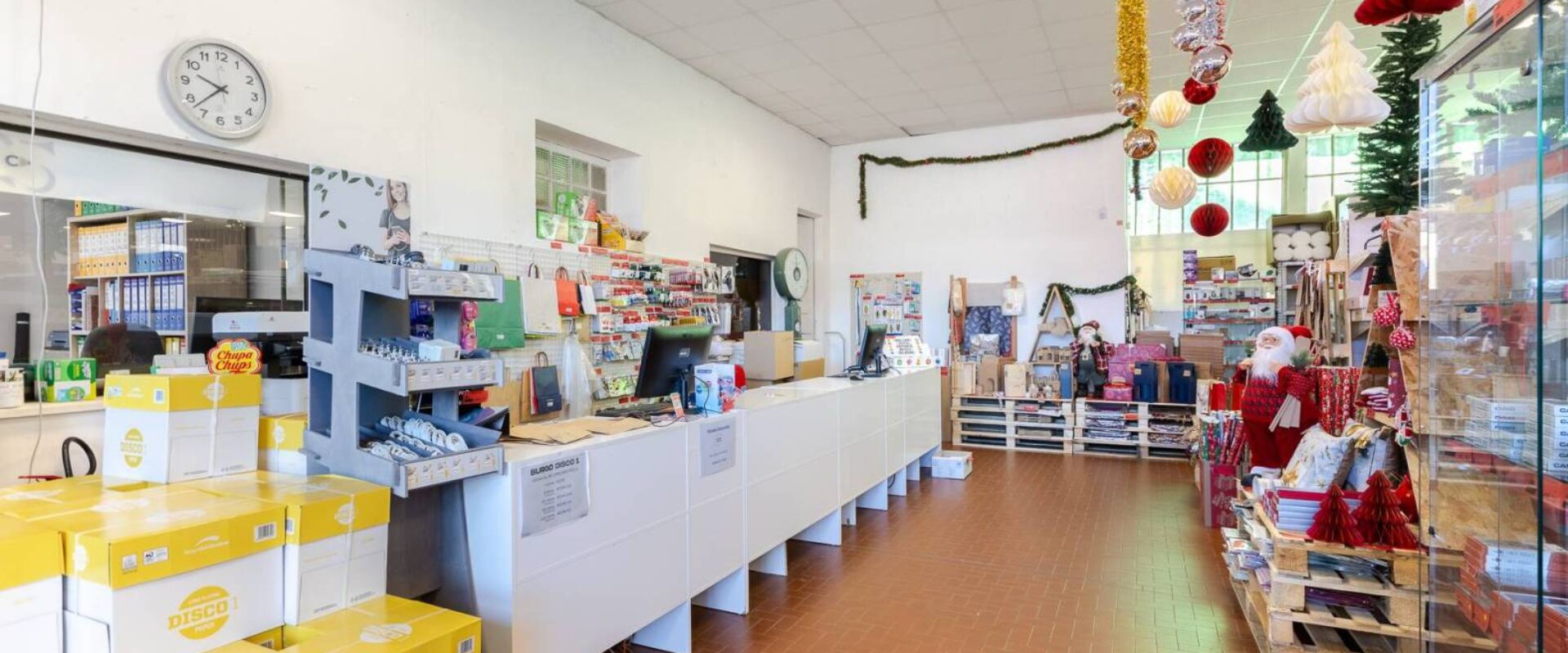 Capannone a reddito in posizione centrale