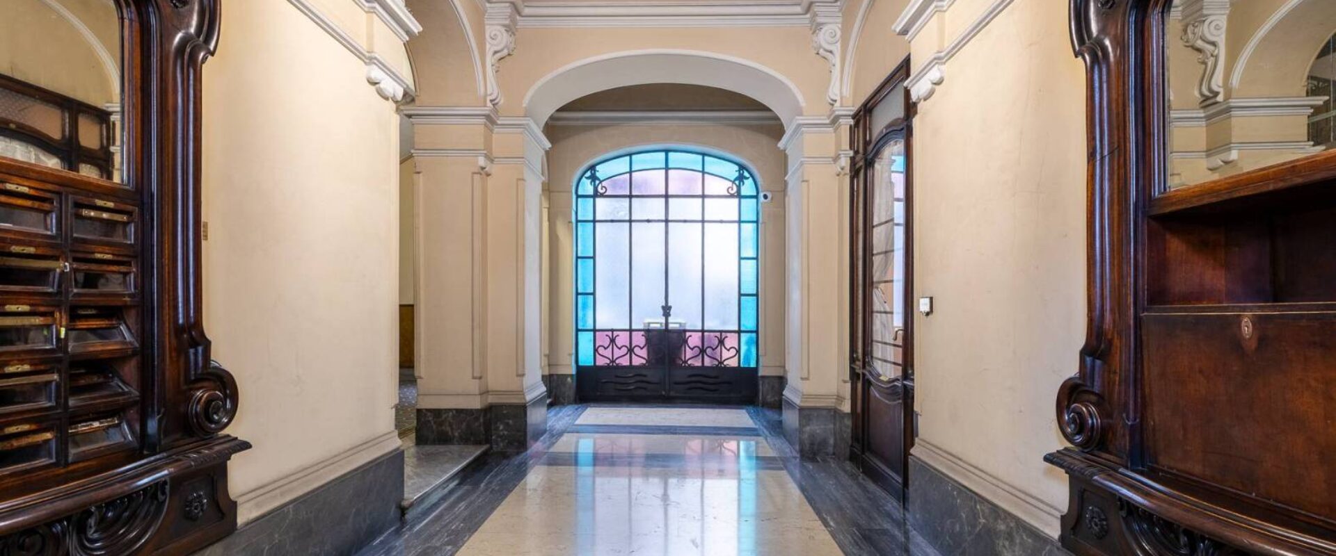 Ufficio signorile in zona centrale, stabile con portineria