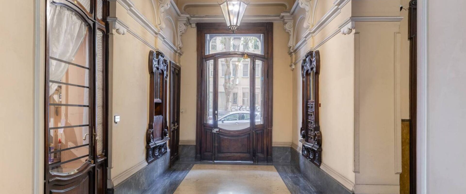 Ufficio signorile in zona centrale, stabile con portineria