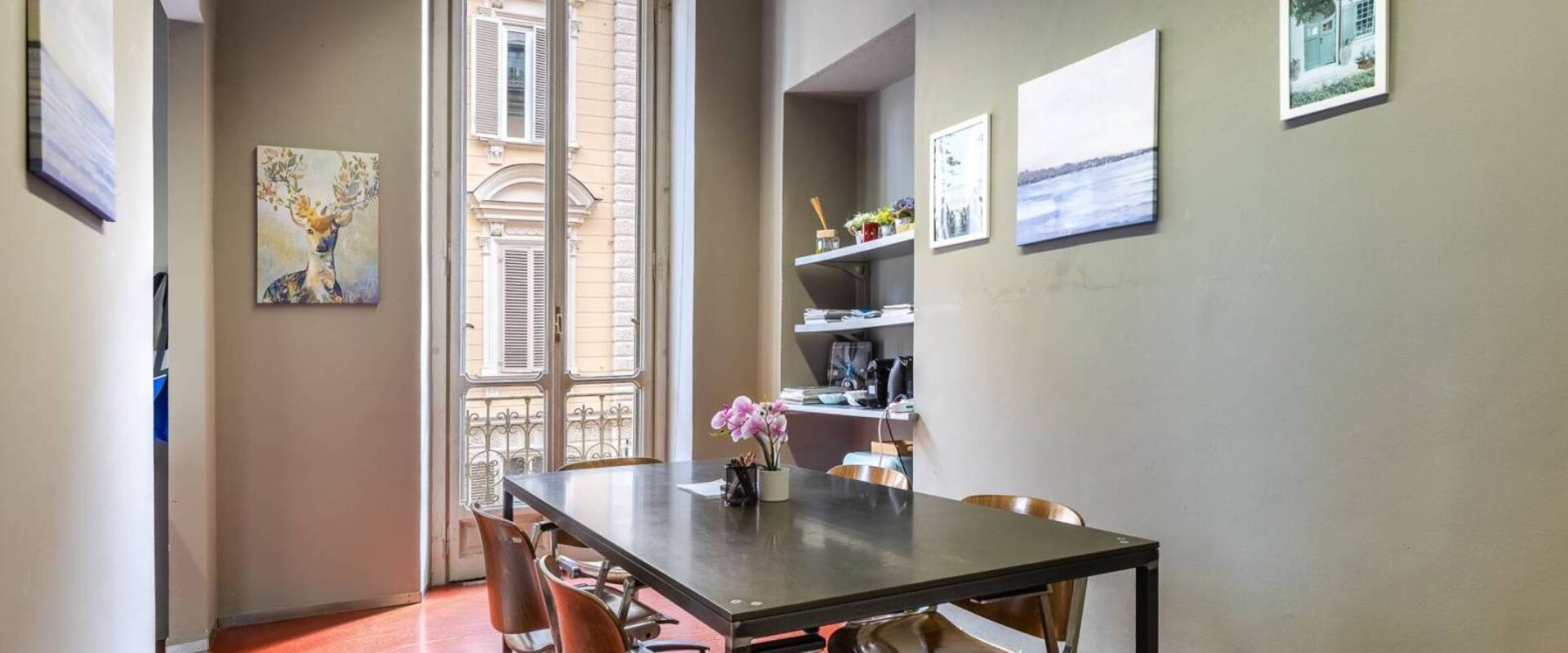Ufficio signorile in zona centrale, stabile con portineria