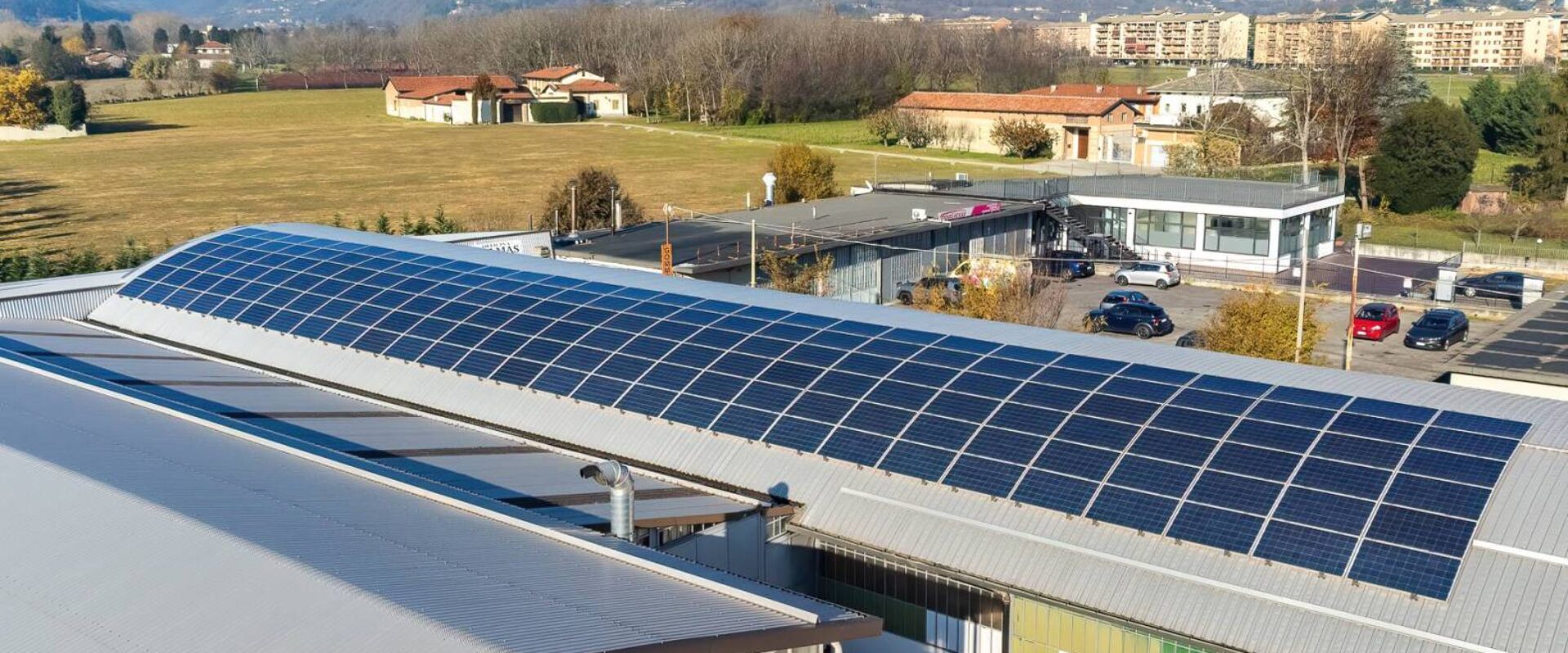 Capannone a reddito in posizione centrale